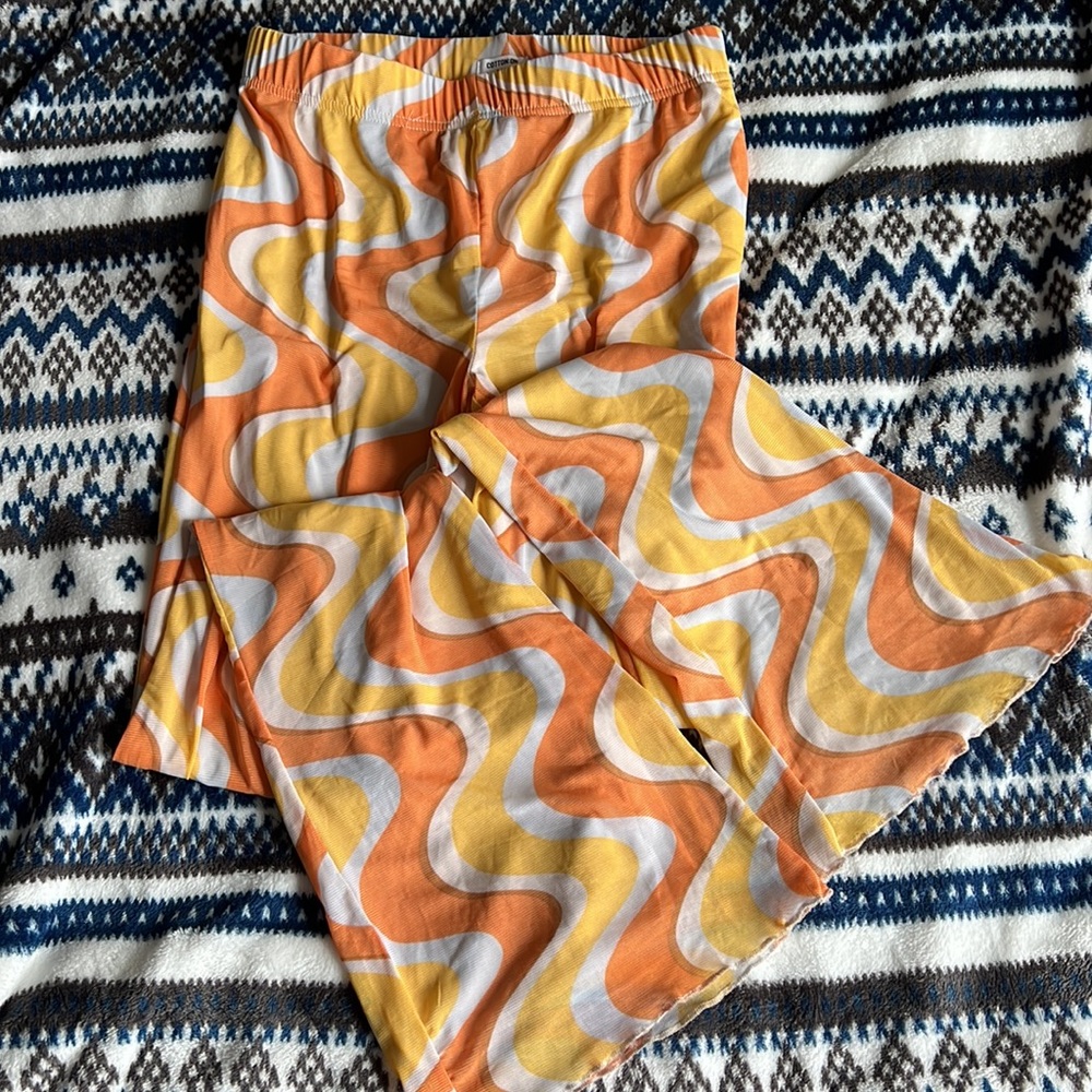 🌸5/25 NWT Boho Flare Pants Mesh Lined Sz Small (pls read)